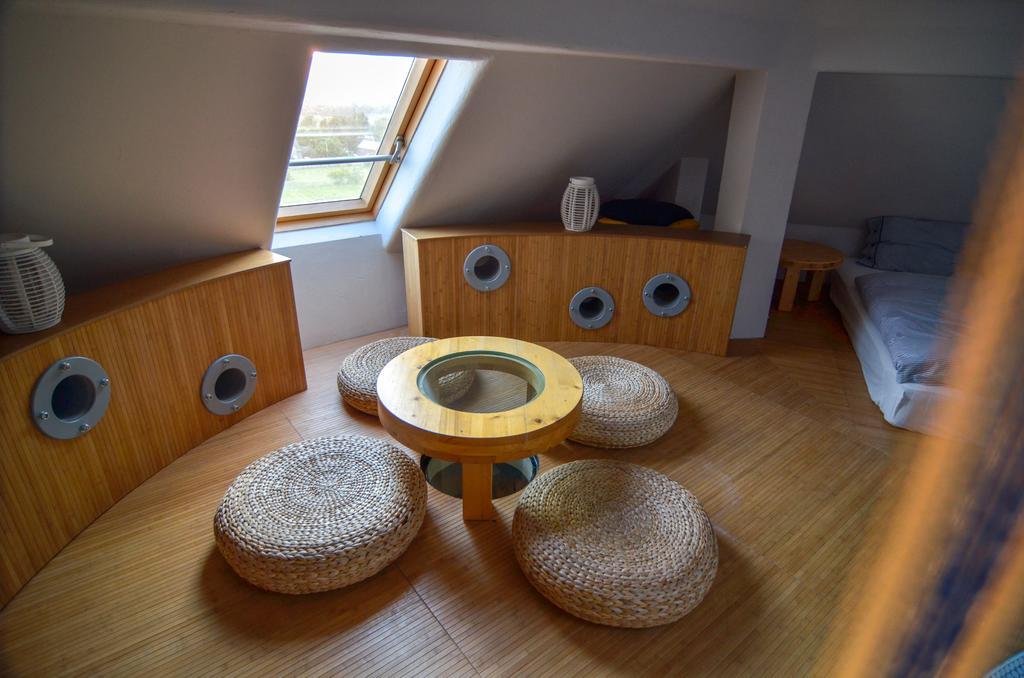 Вилла Art Tower Вратимов Экстерьер фото
